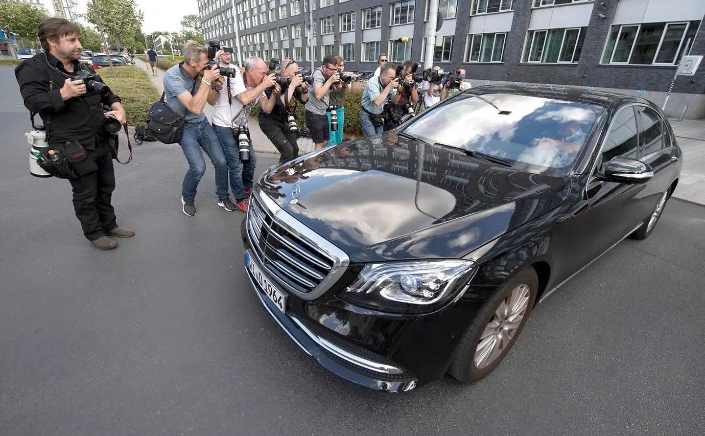Det skulle være Jan Ullrich, der her forlader politistationen i Frankfurt.