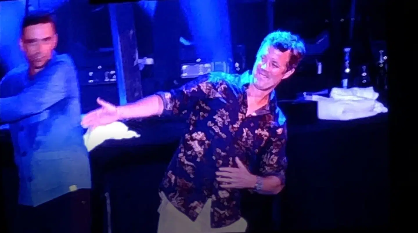 Kronprins Frederik lagde ikke låg på sig selv, da han med store armbevægelser afgjorde publikumskonkurrencen.