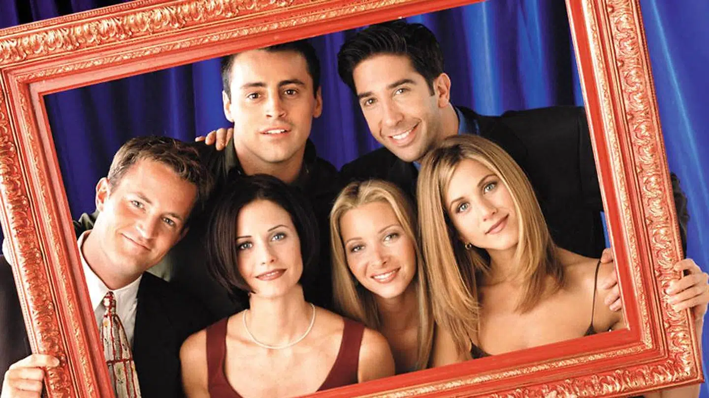 David Schwimmer blev verdenskendt for sin rolle som Ross Geller i den amerikanske sitcom 'Friends'. Her ses han med resten af holdet fra serien.
