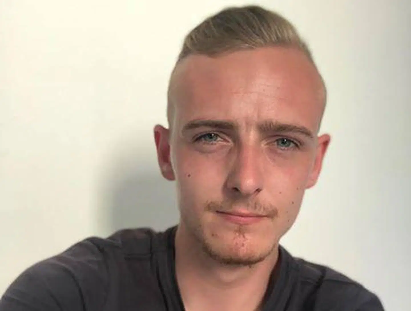 24-årige Mads Ranch har lært sin lektie efter et trafikuheld. Fremover vil han ikke filme under bag rattet.