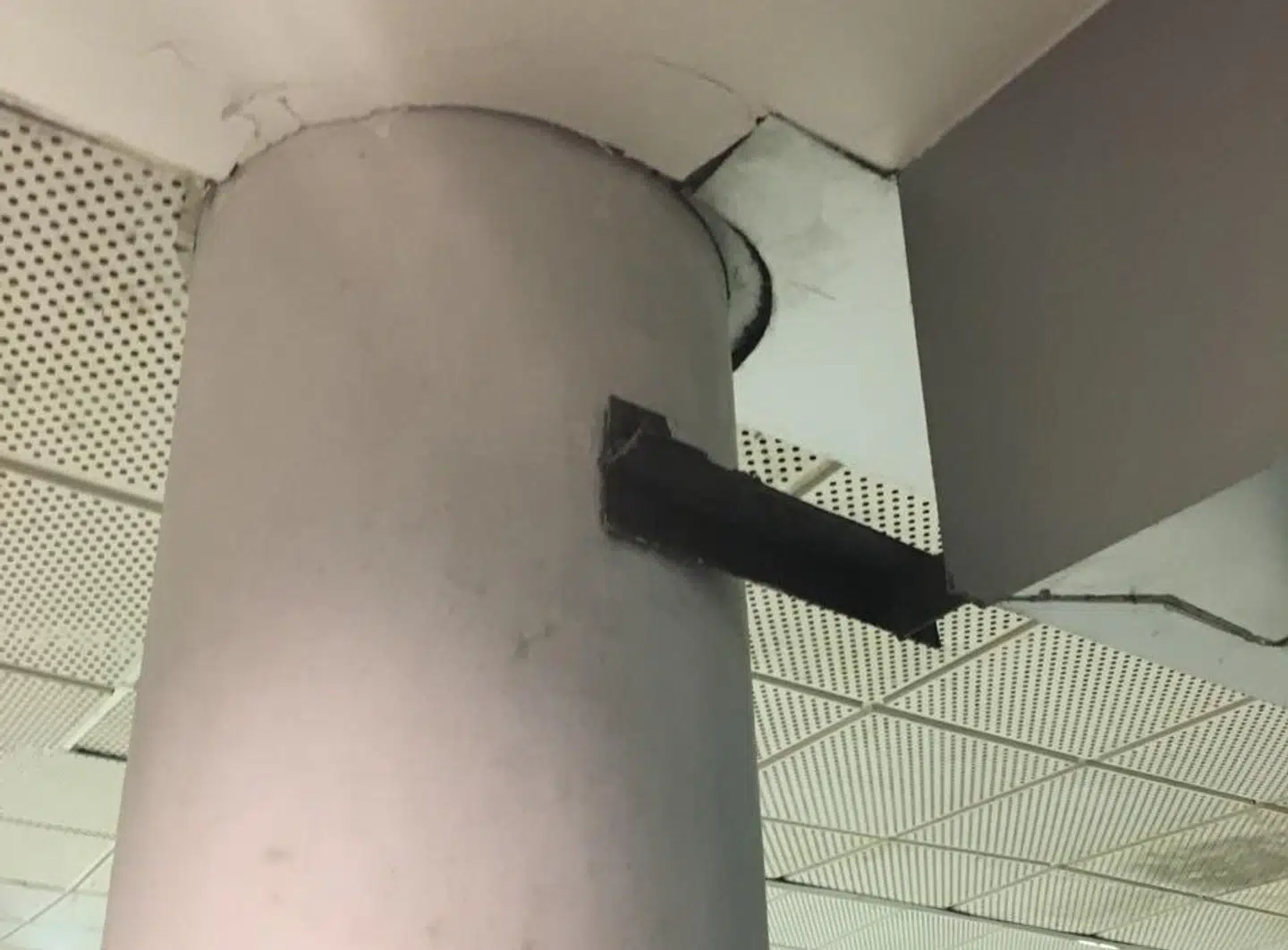 Loftet i lufthavnen på Lombok