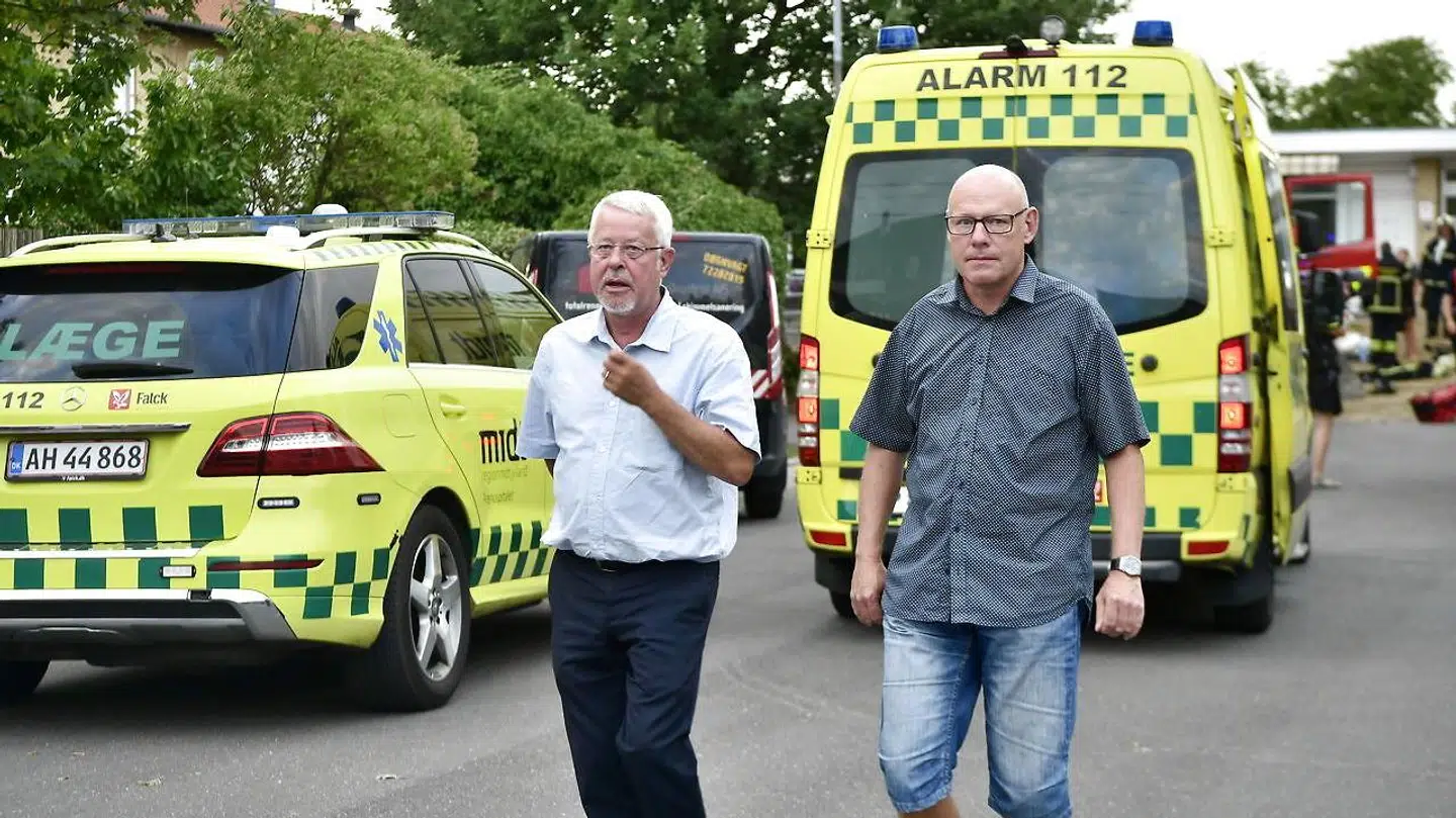 Norddjurs' borgmester Jan Petersen (S) besøger det brandramte plejehjem i Allingåbro.