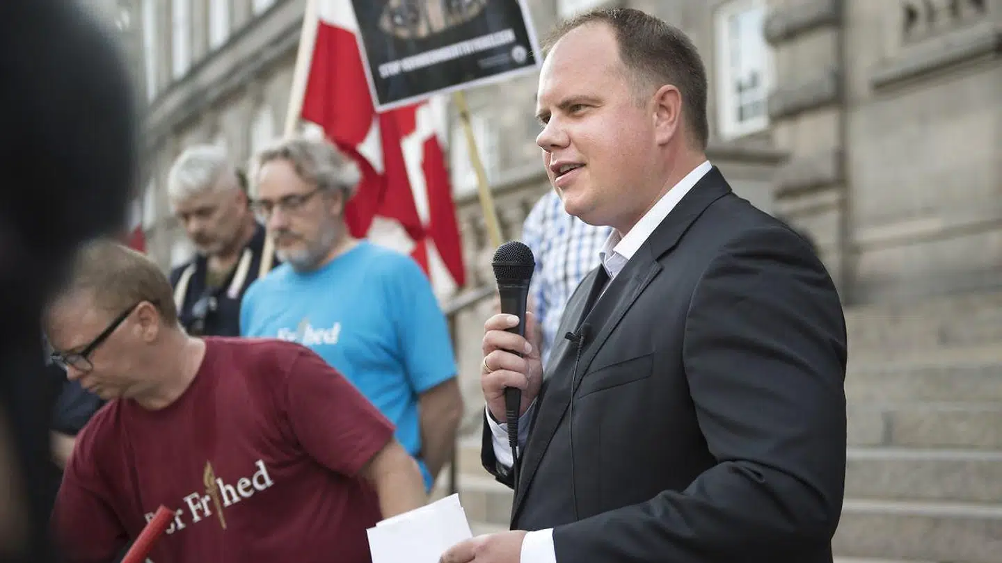 Martin Henriksen fik onsdag en tak fra organisationen For Frihed for sit arbejde for burkaforbuddet.