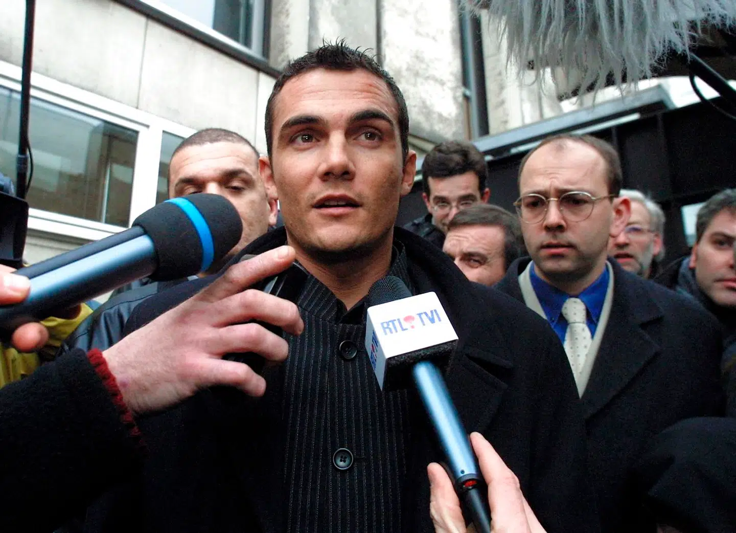 Richard Virenque foran retten i Lille i forbindelse med Festinas dopingsag.(FILES) In this file photo taken on December 22, 2000 French cyclist Richard Virenque (