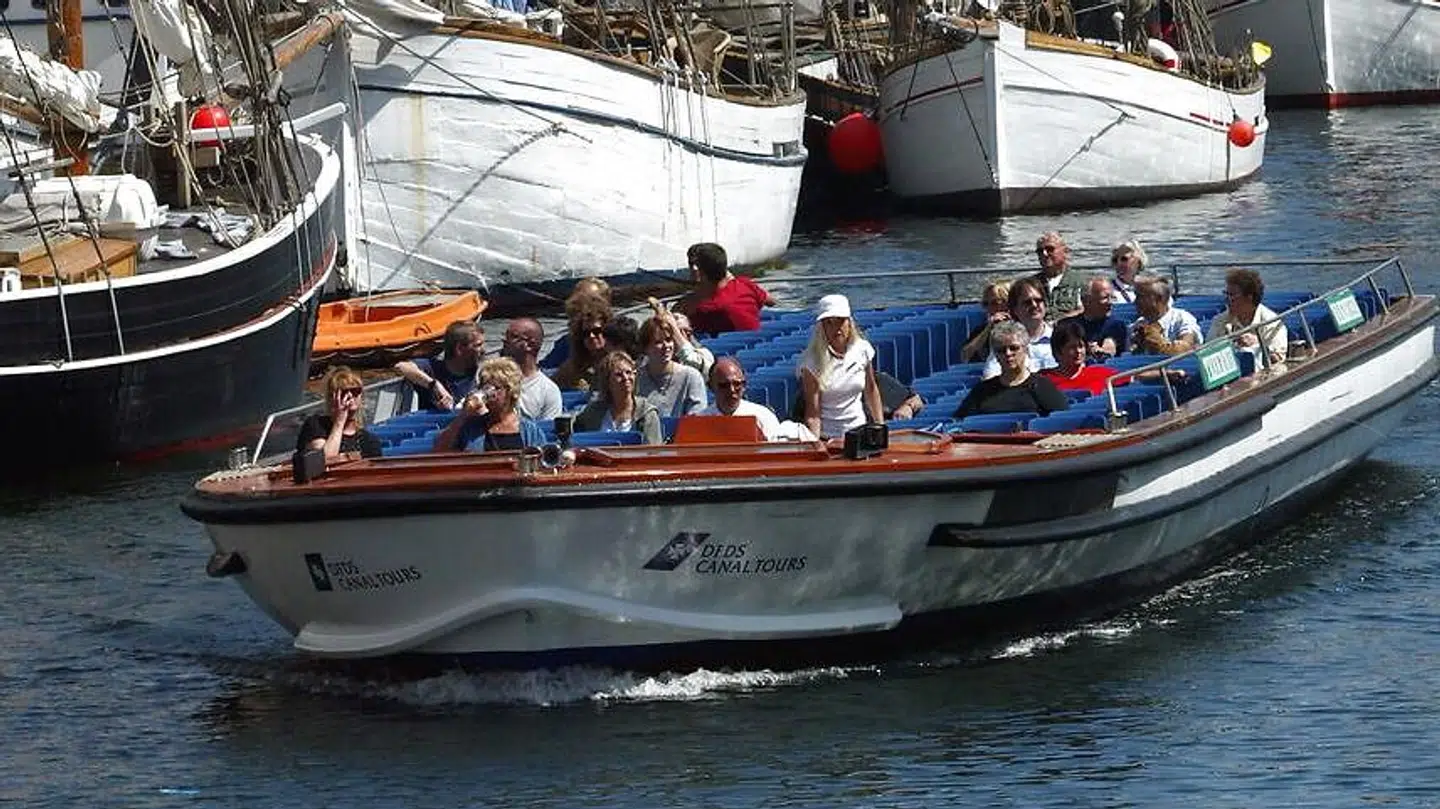 DFDS Canal Tours. Havnerundfarten i Nyhavn.