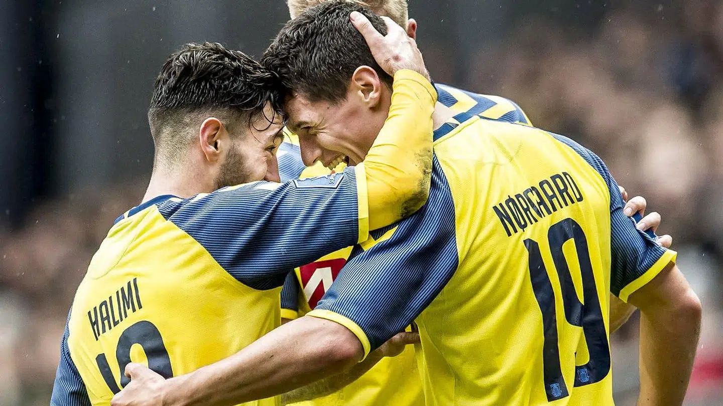 Christian Nørgaard (th.) er skiftet til Fiorentina i dette transfervindue.