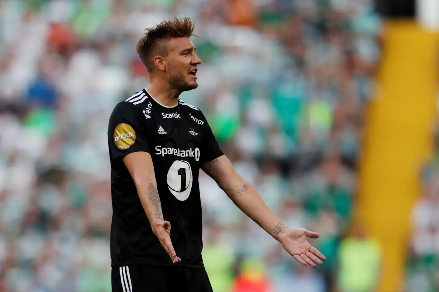 Rosenborg-angriberen Nicklas Bendtner modtog kritik fra en af klubbens tidligere trænere, og danskeren svarede tilbage efter onsdagens kamp mod Celtic. Lee Smith/Reuters