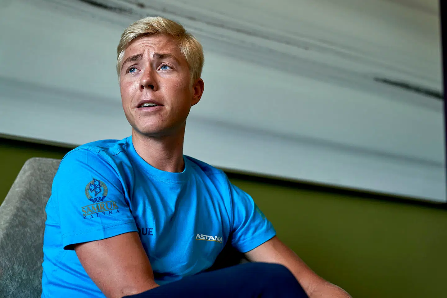 Michael Valgren på et pressemøde under Touren.