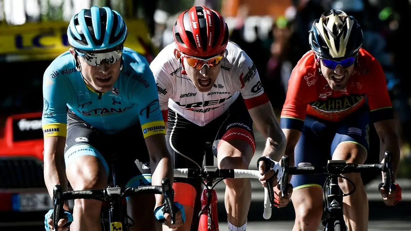 Magnus Cort (tv.) vandt etapen foran hollandske Bauke Mollema og spanske Jon Izagirre.