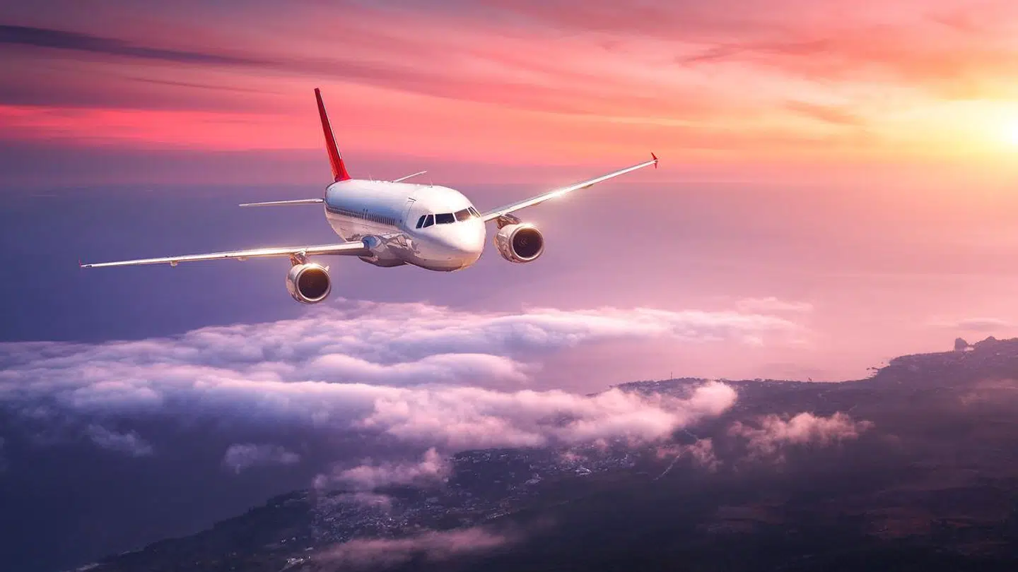 21-årige Alex Macheras lever af at teste fly.