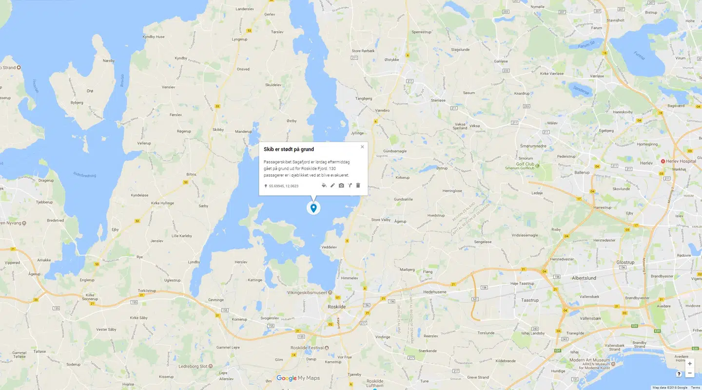 Passagerskibet Sagafjord er lørdag eftermiddag gået på grund ud for Roskilde Fjord. 130 passagerer er i øjeblikket ved at blive evakueret.