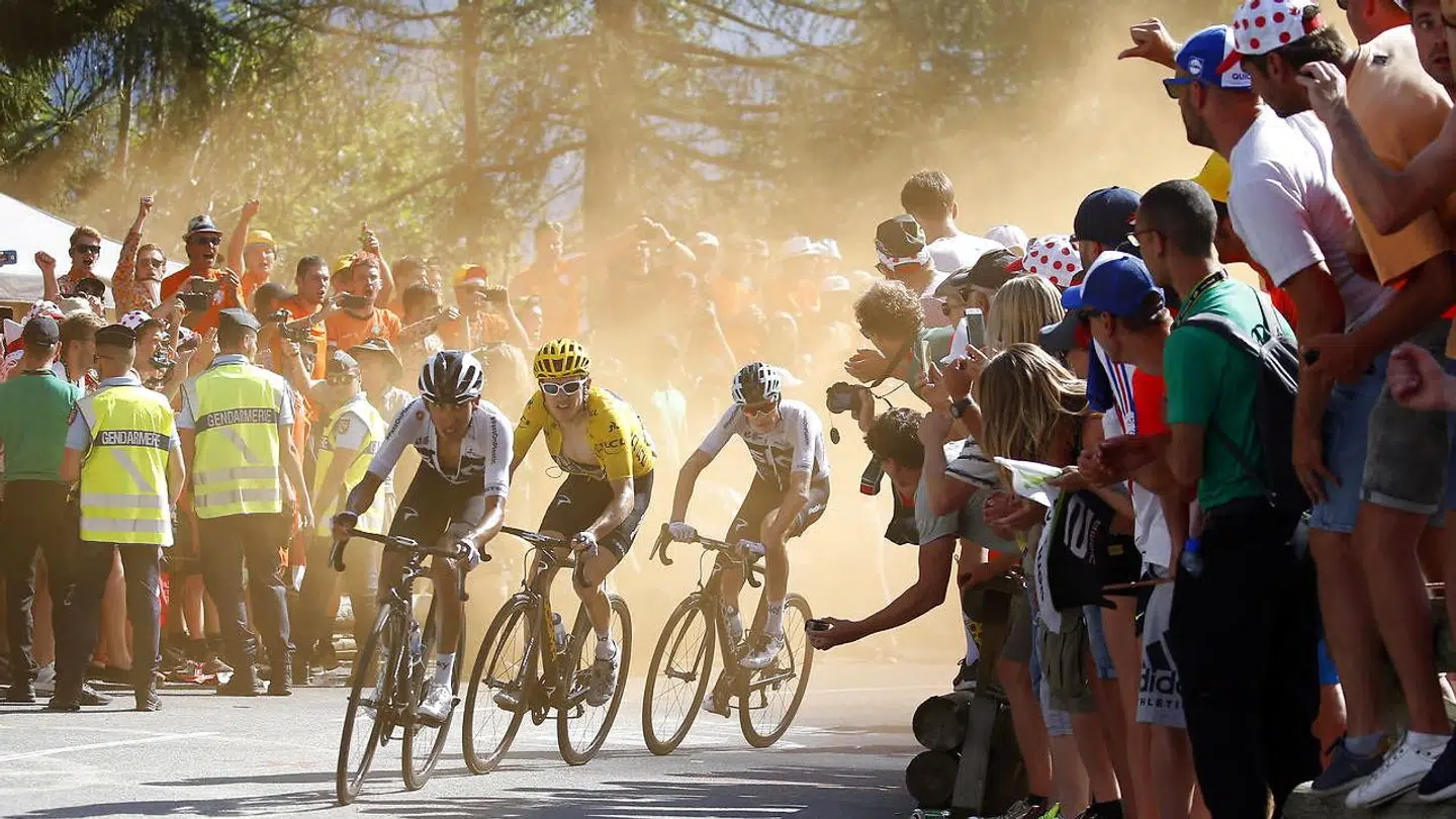 Egan Bernal, Geraint Thomas og Chris Froome på vej op ad Alpe d'Huez.
