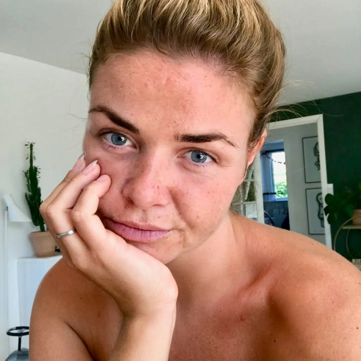 Ditte Julie Jensen modtog mandag i sidste uge en meget ubehagelig besked fra en af hendes følgere på Instagram.