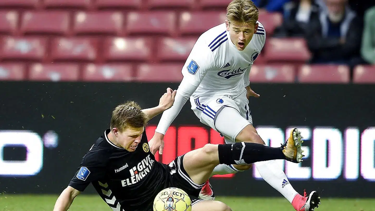 Nicolaj Thomsen (th.) er skadet for tiden, men det vides ikke, hvad han fejler.