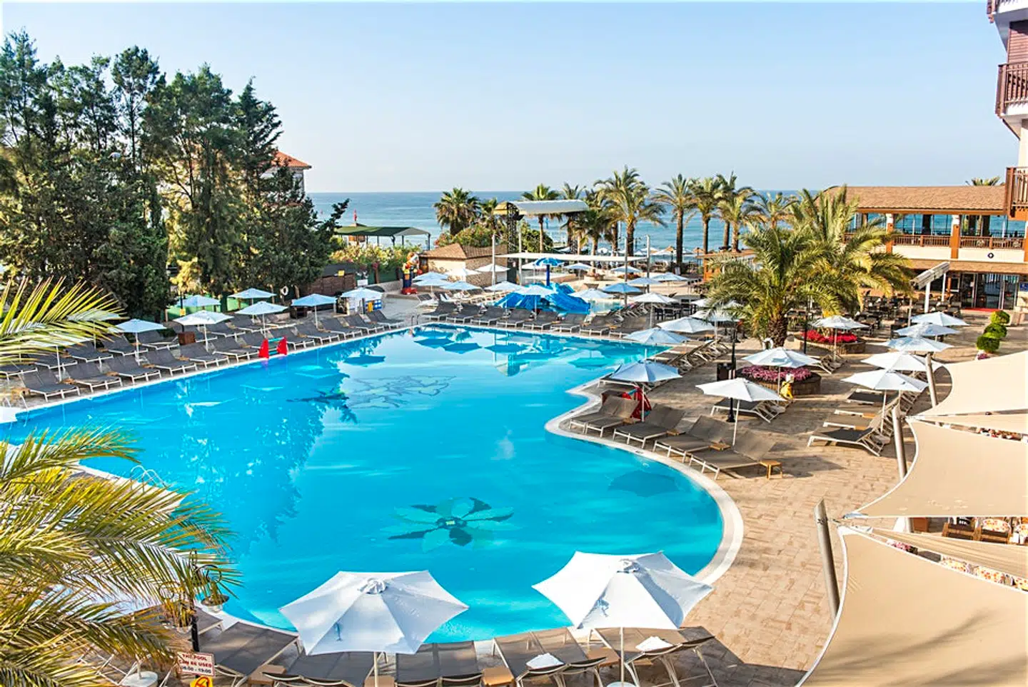 Hotellet Club Dem Spa & Resort i Alanya i Tyrkiet kan bryste sig af en stor pool.