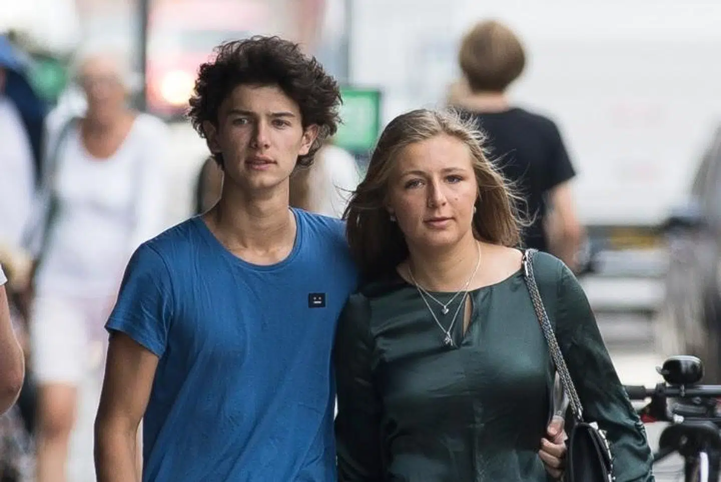 Prins Nikolai sammen med kæresten Benedikte Thoustrup, som også lige er blevet student fra Herlufsholm Skole.