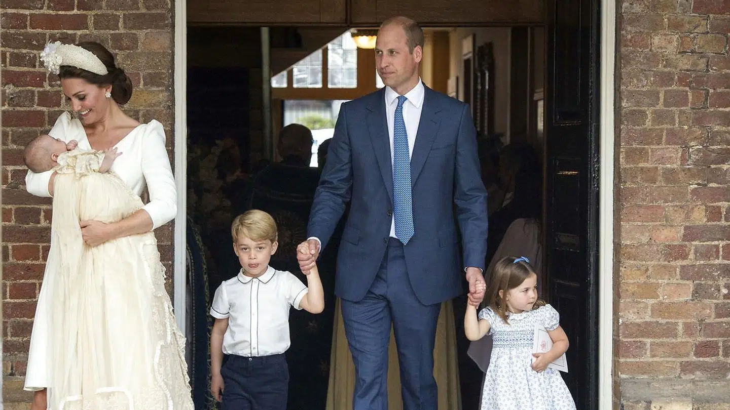 Den britiske prins Williams tredje barn, prins Louis, blev døbt mandag den 9. juli 2018. Fra venstre: Kate Middleton med sin lille søn prins Louis, prins George, prins William og prinsesse Charlotte.