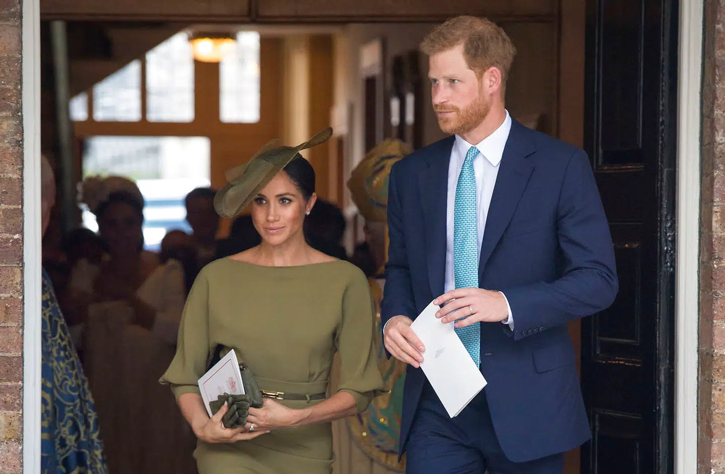 Prins Harry og hans nye hustru Meghan Markle var blandt de få gæster, der talte omkring 20-30 mennesker.