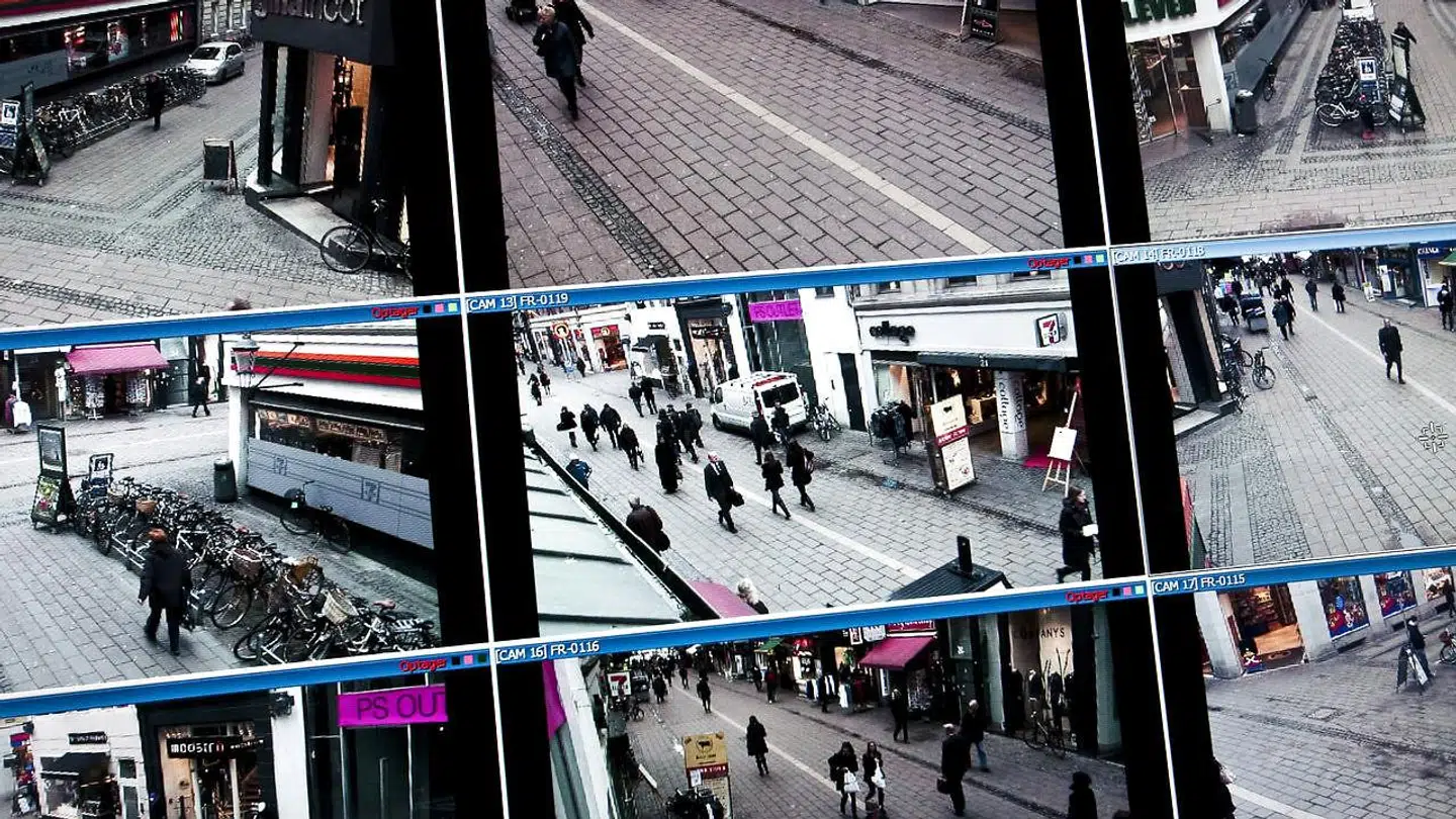 En butik i Helsingør delte onsdag et overvågningsbillede af tre personer, der angiveligt havde stjålet varer for 7.000 kroner, på Facebook, men er det i orden, og hvad siger loven egentlig? (arkivfoto).