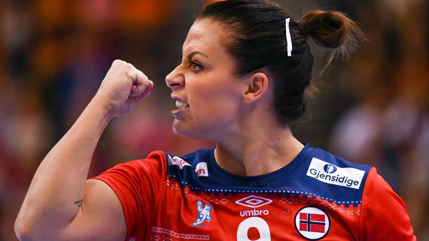 Nora Mørk brugte sin håndbold til at komme over ekskæresten.