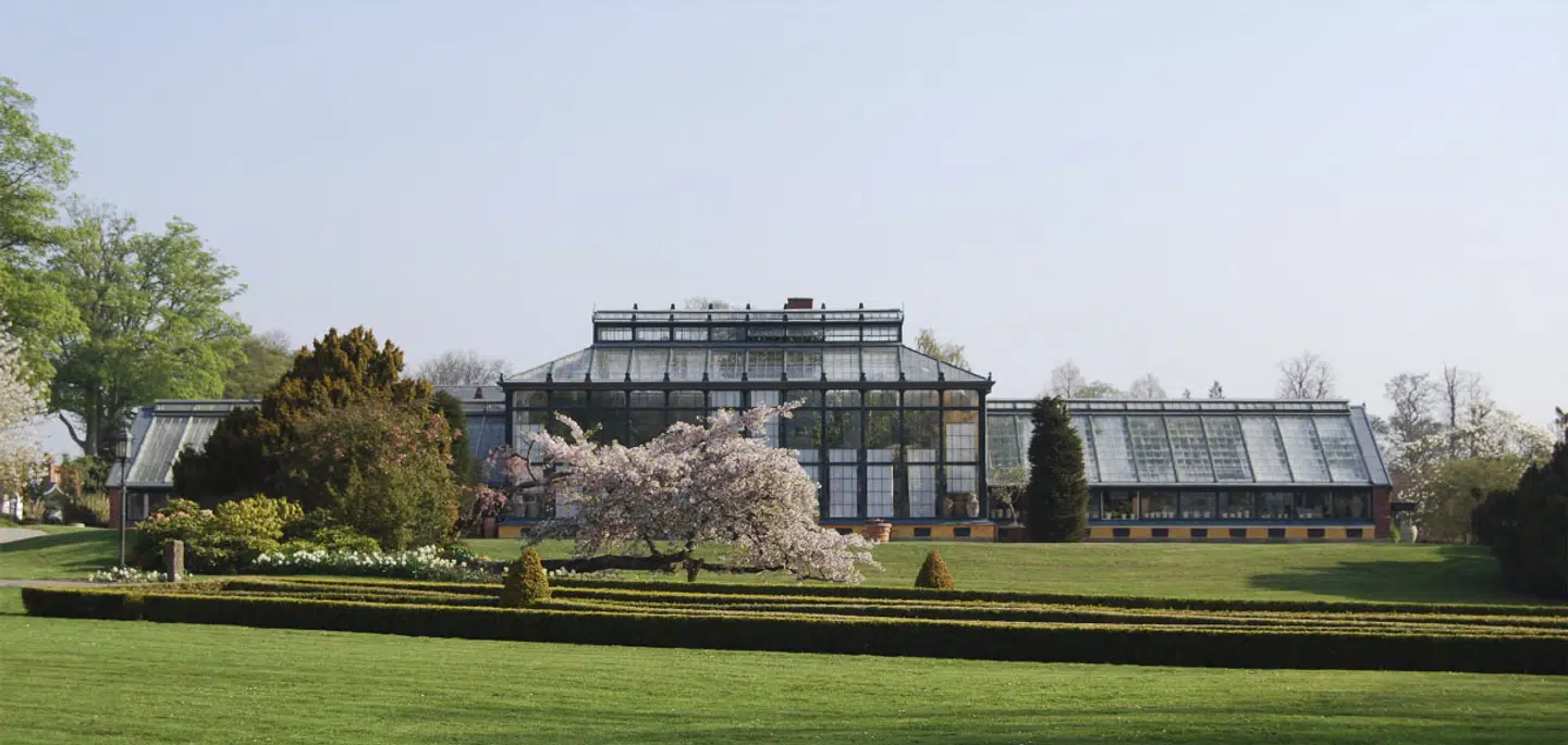 Paradehuset i slotshaven ved Gisselfeld Kloster på Sydsjælland.