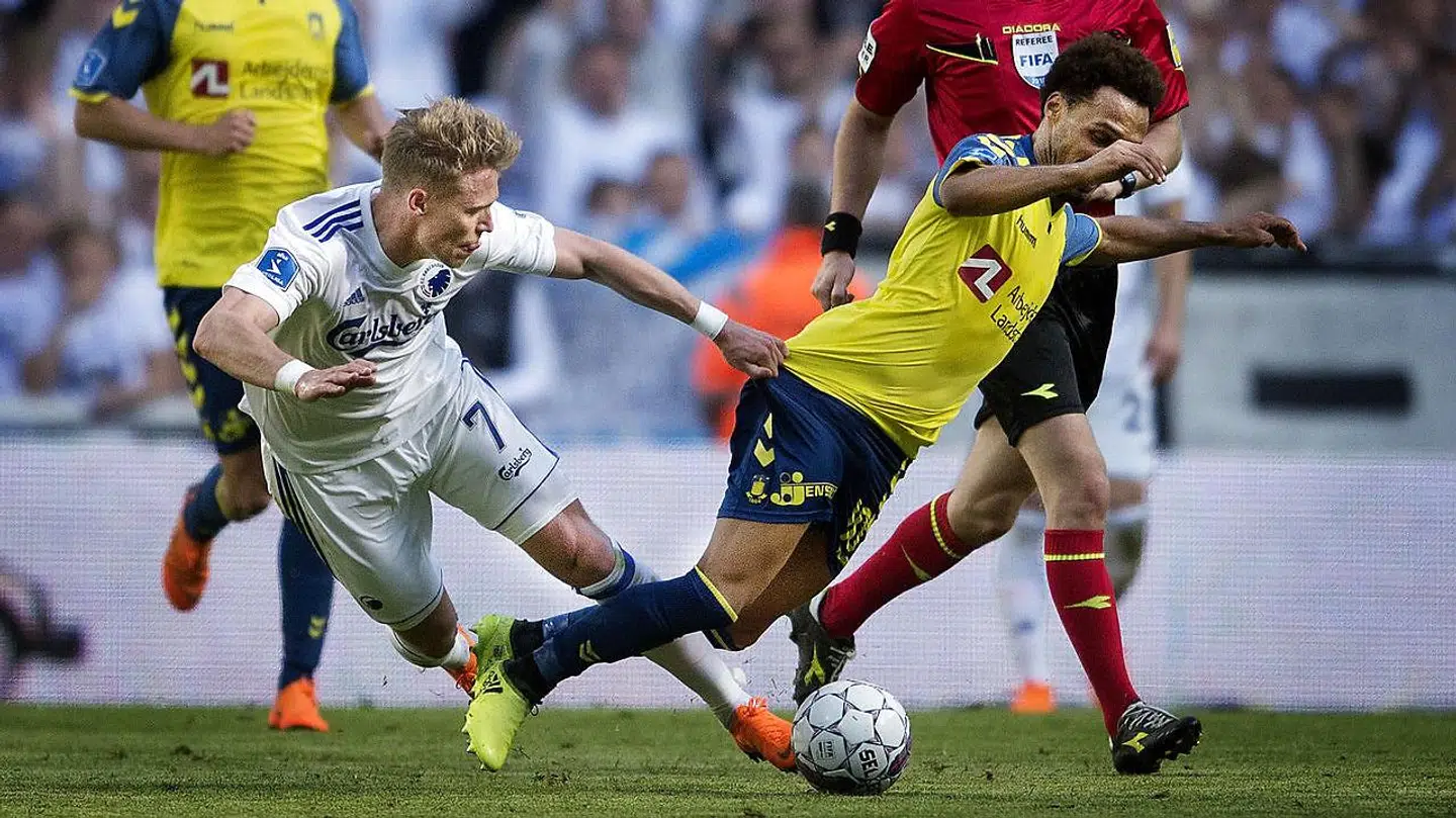 Fremover bliver der kun 12 hold i Superligaen.