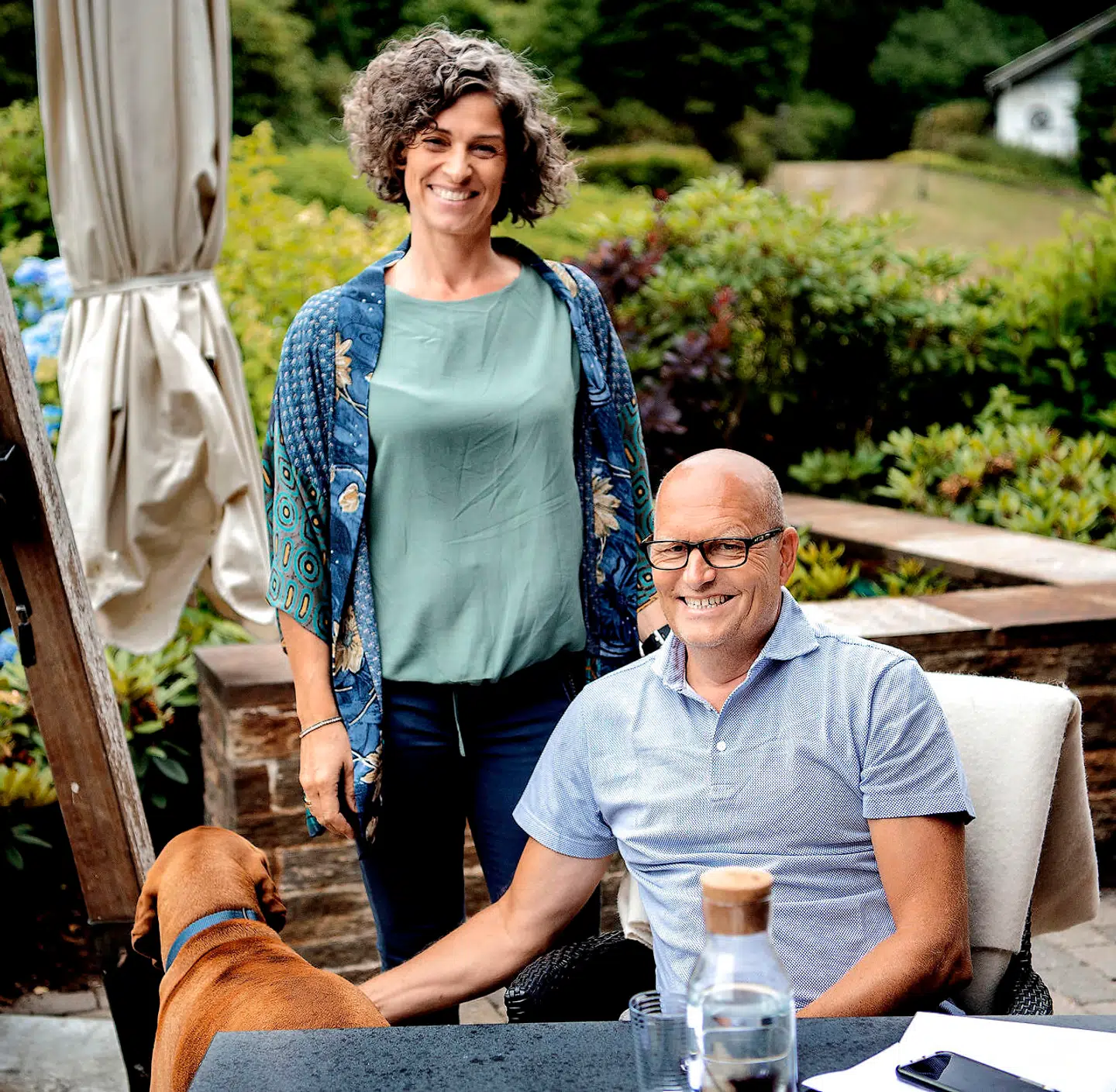 Bjarne Riis i hjemmet i Vejle. Her med Anne Dorthe Tanderup og hunden Buddy.