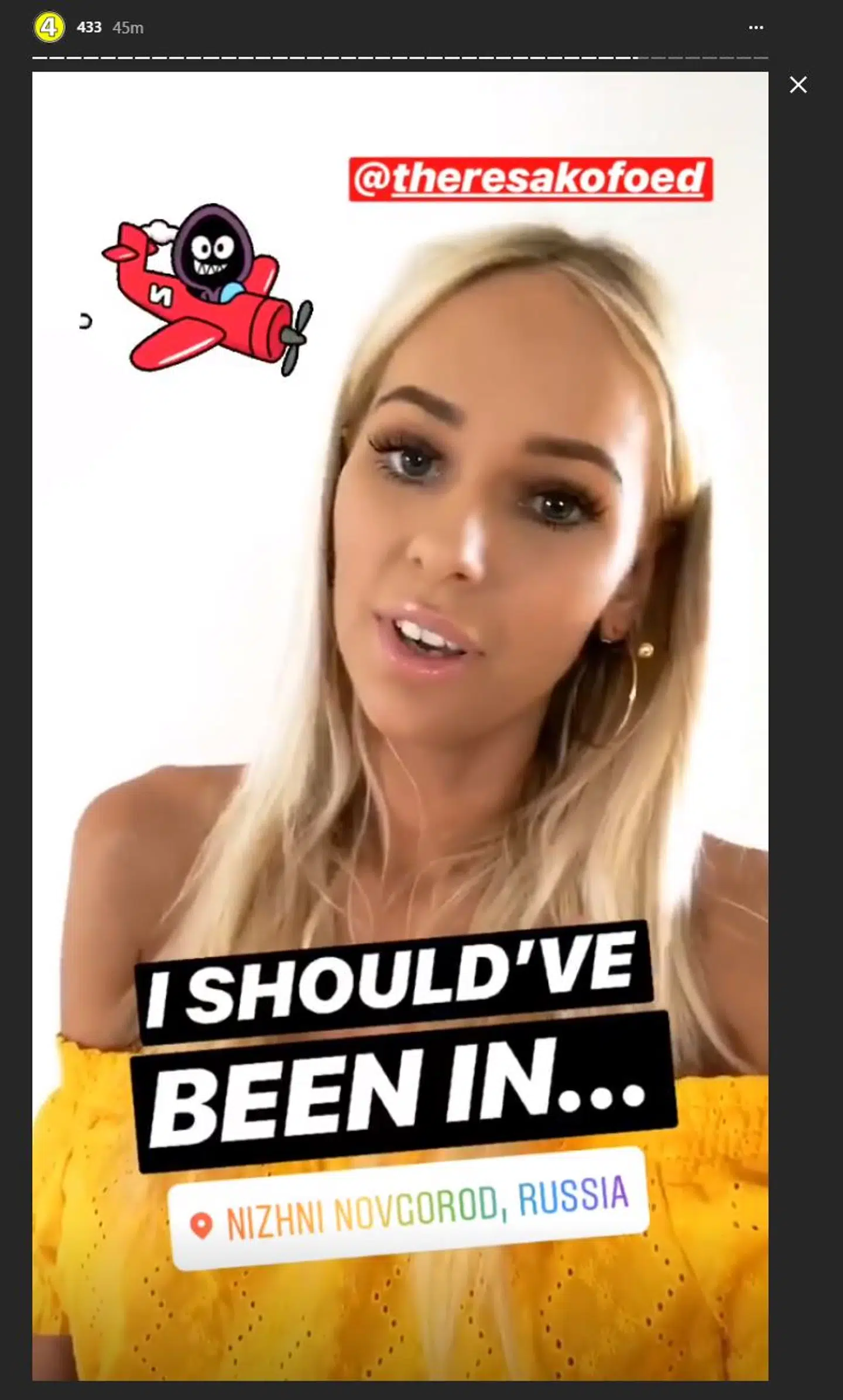 På fodboldprofilen 433s Insta Story lægger Theresa Kofoed Jørgensen billeder op fra konernes VM-aften foran fjernsynet, men ærger sig også over ikke at være i Rusland.