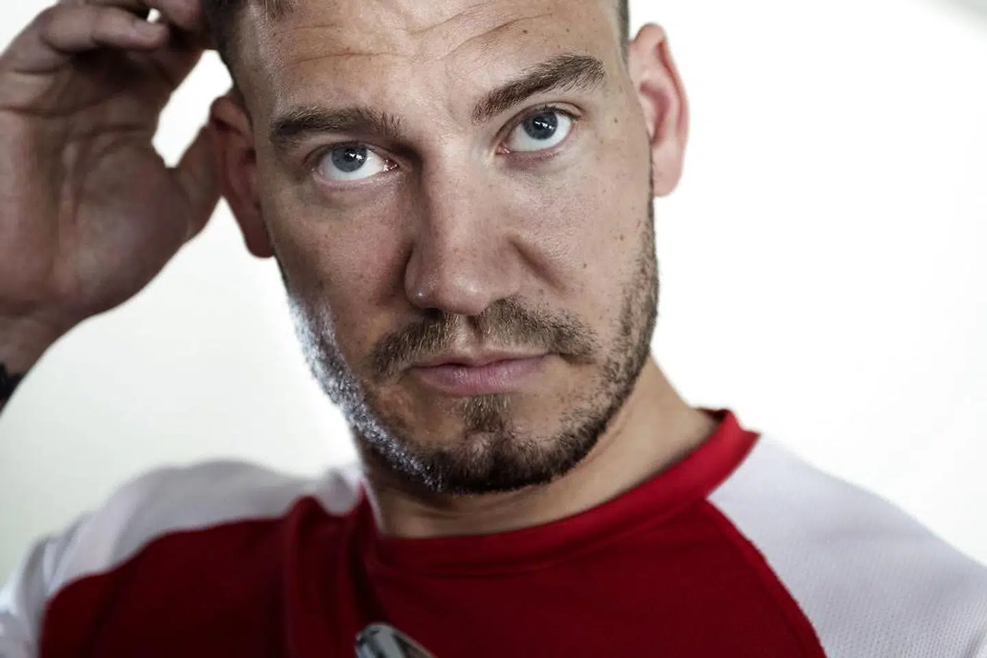 (ARKIV) Nicklas Bendtner under landsholdets pressemøde på Hotel Marienlyst i Helsingør onsdag den 30 maj 2018. Nicklas Bendtner og Andreas Bjelland når ikke at blive VM-klar. Mike Jensen og Peter Ankersen er også udeladt. Det skriver Ritzau, søndag den 3. juni 2018.. (Foto: Liselotte Sabroe/Ritzau Scanpix)