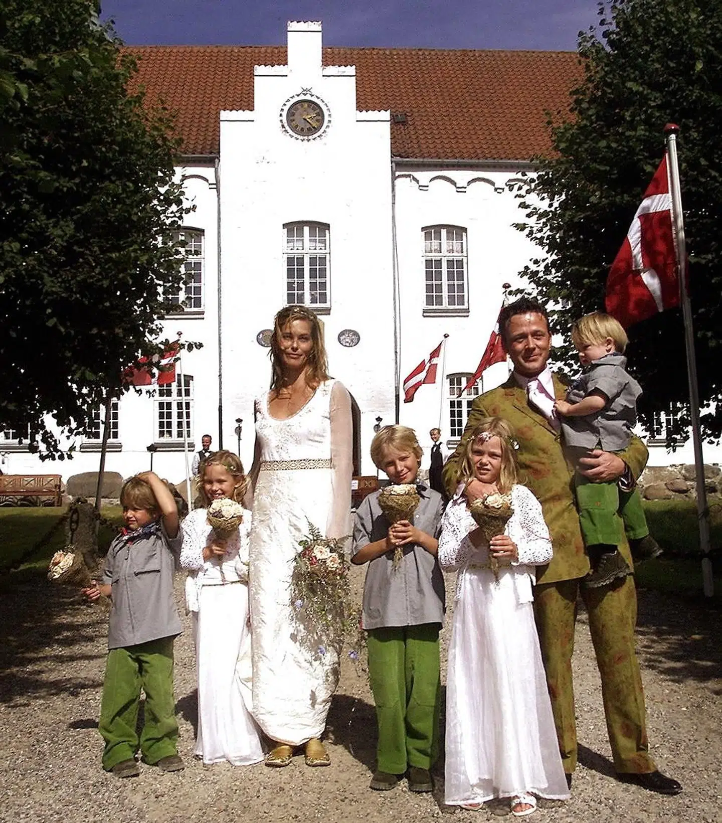 Her er det nordjyske Kokkedal Slot, der ligger tæt på Brovst - og som dannede rammen om bryllupsfesten, da sangeren Thomas Helmig i 2000 blev gift med Renee Toft Simonsen.