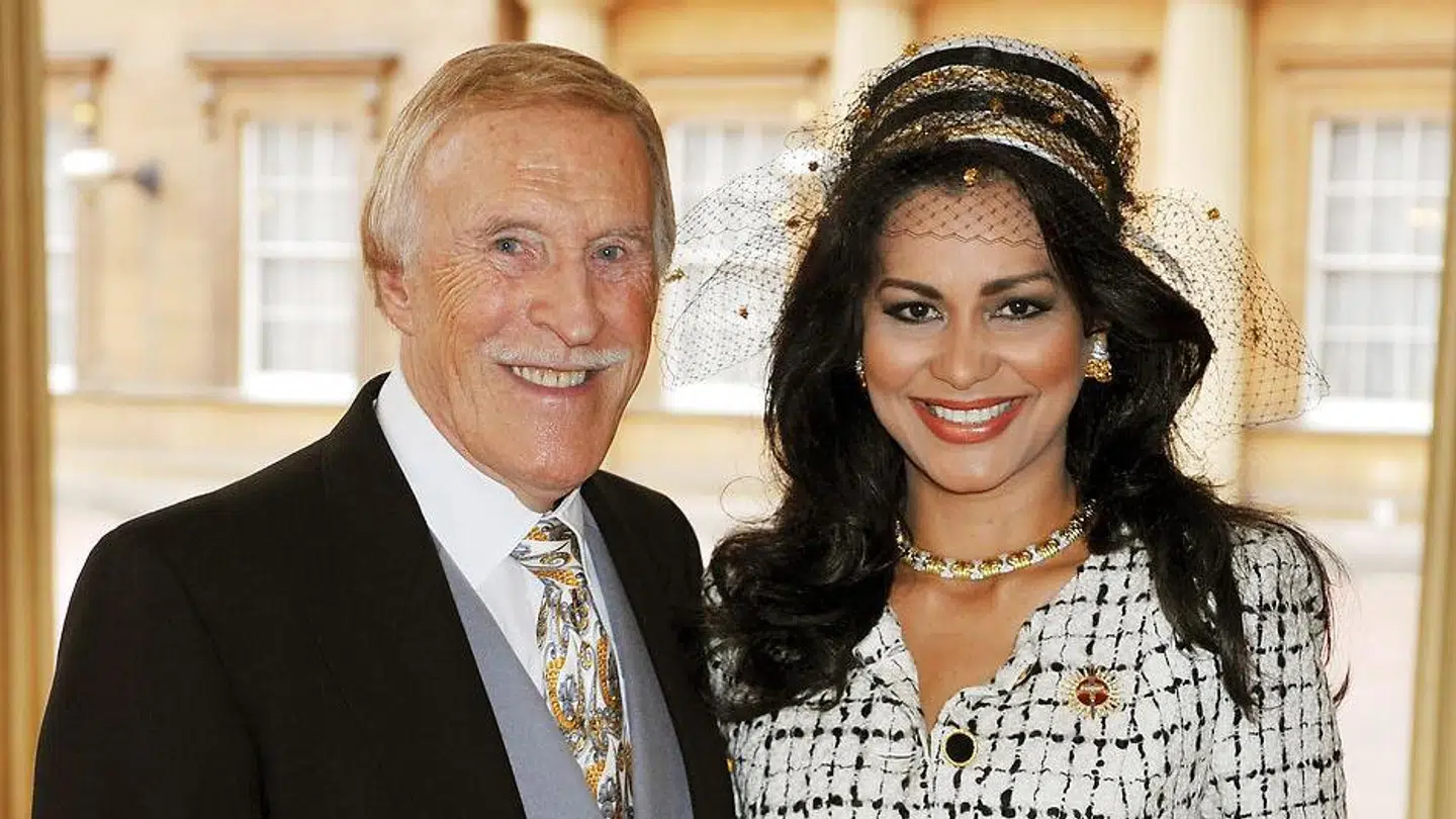 Sir Bruce Forsyth med konen Lady Wilnelia