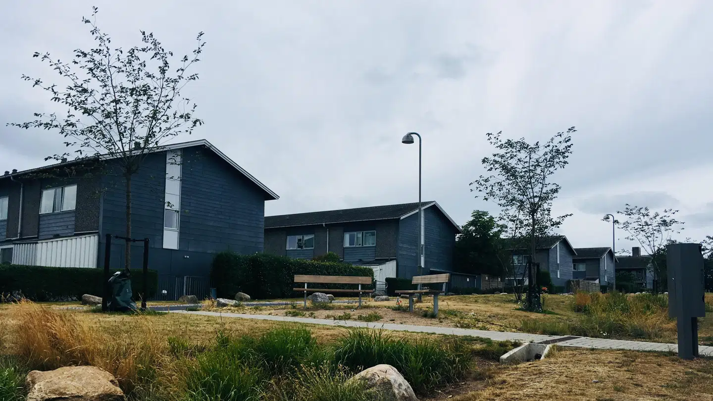 Området omkring Holmegårdsvej i Kokkedal er blevet omdrejningspunkt i flere voldtægtssager og et knivstikkeri. Foto: Thomas Bruun Funch