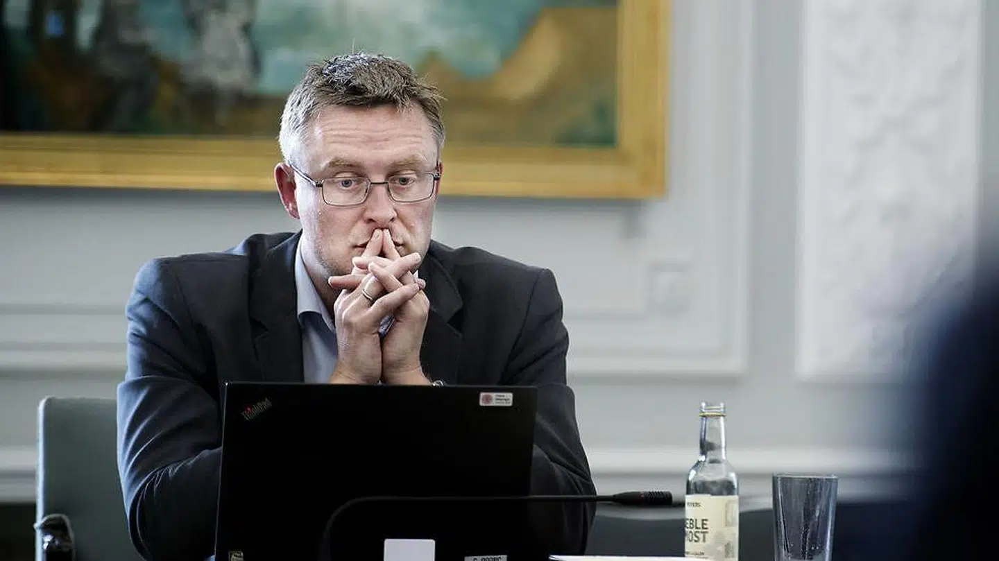 Det er først og fremmest Mette Frederiksens hovedpine, at Alternativet har vidtløftige tanker, mener finansordfører Jacob Jensen (V).