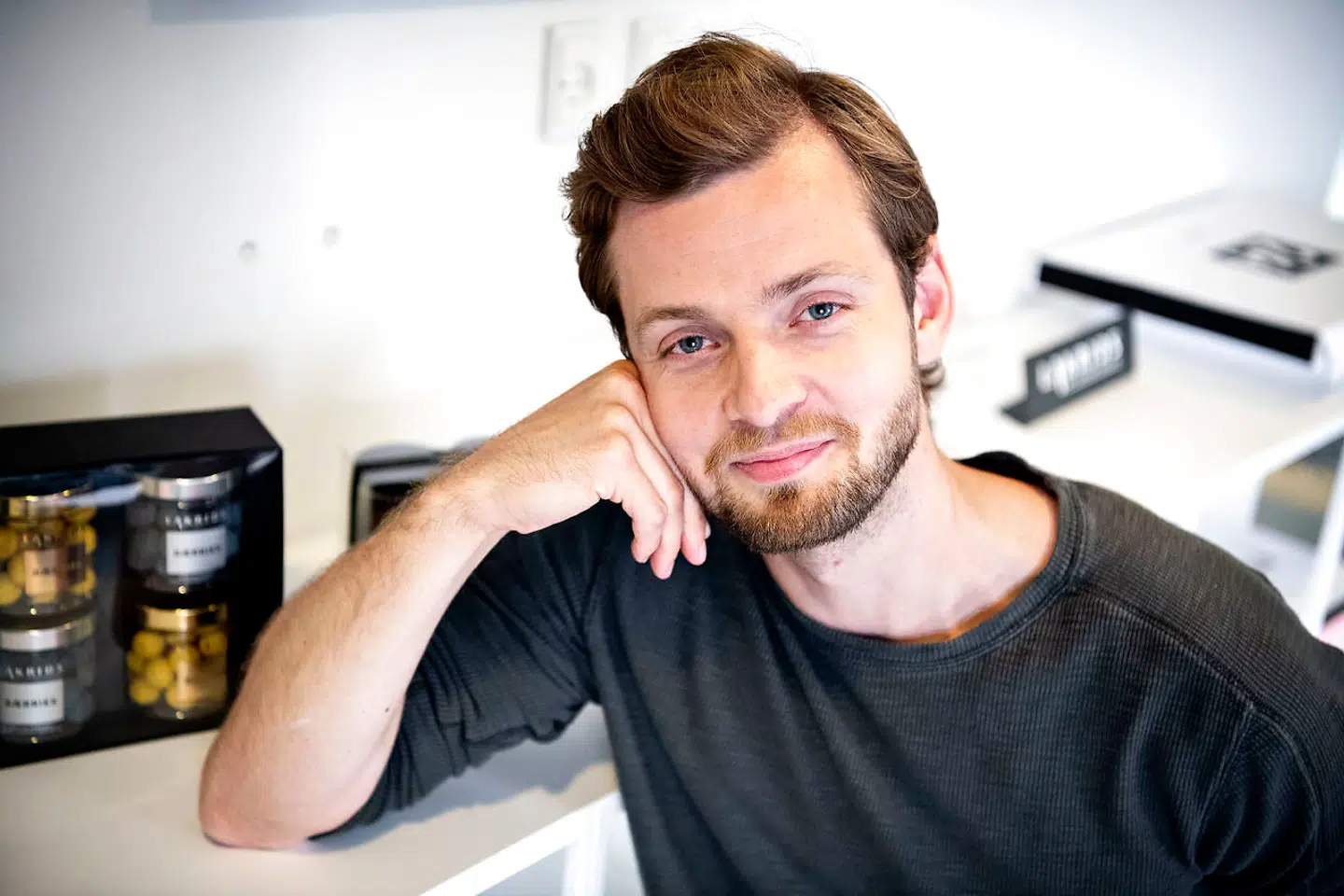 For Johan Bülow betyder det meget at få lakridssuccessen til at hænge sammen med livet som far til to små børn. Derfor har han blandt andet investeret i et flot hus til familien, som kun ligger 15 minutters kørsel fra lakirdsfabrikken.