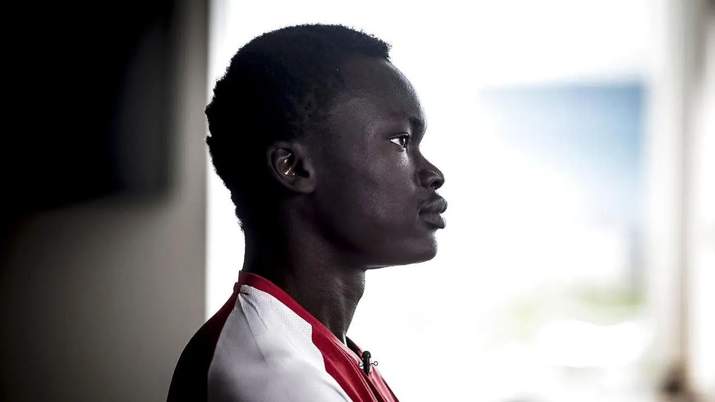 Pione Sisto er i to kampe i træk taget ud i pausen.