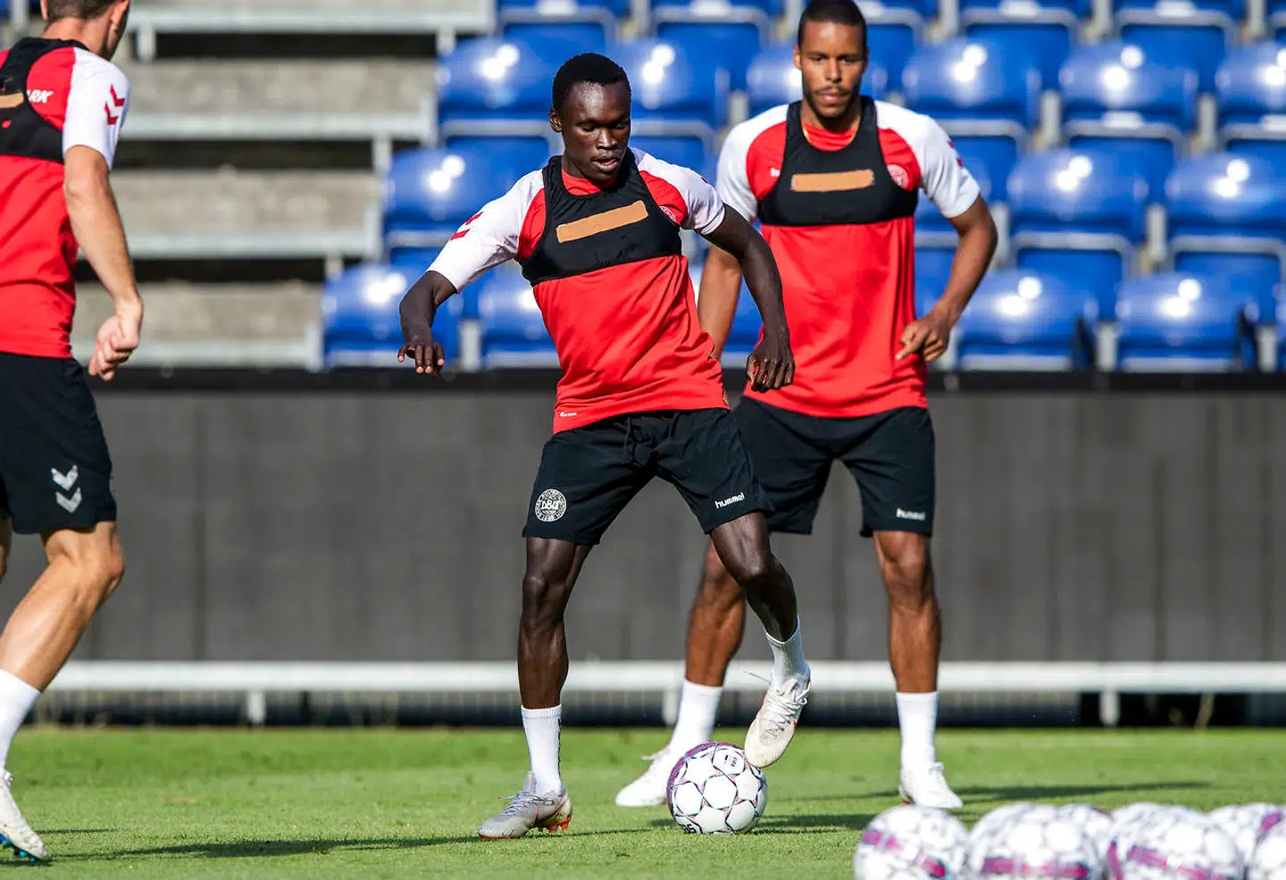 Pione Sisto er en af de få spillere, landstræner Åge Hareide er i tvivl om i sin startopstilling.