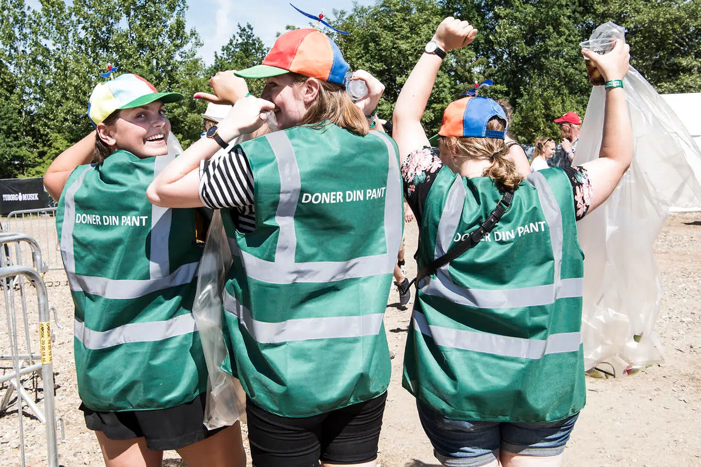 Røde Kors håber at indsamle pant for cirka 100.000 kroner.