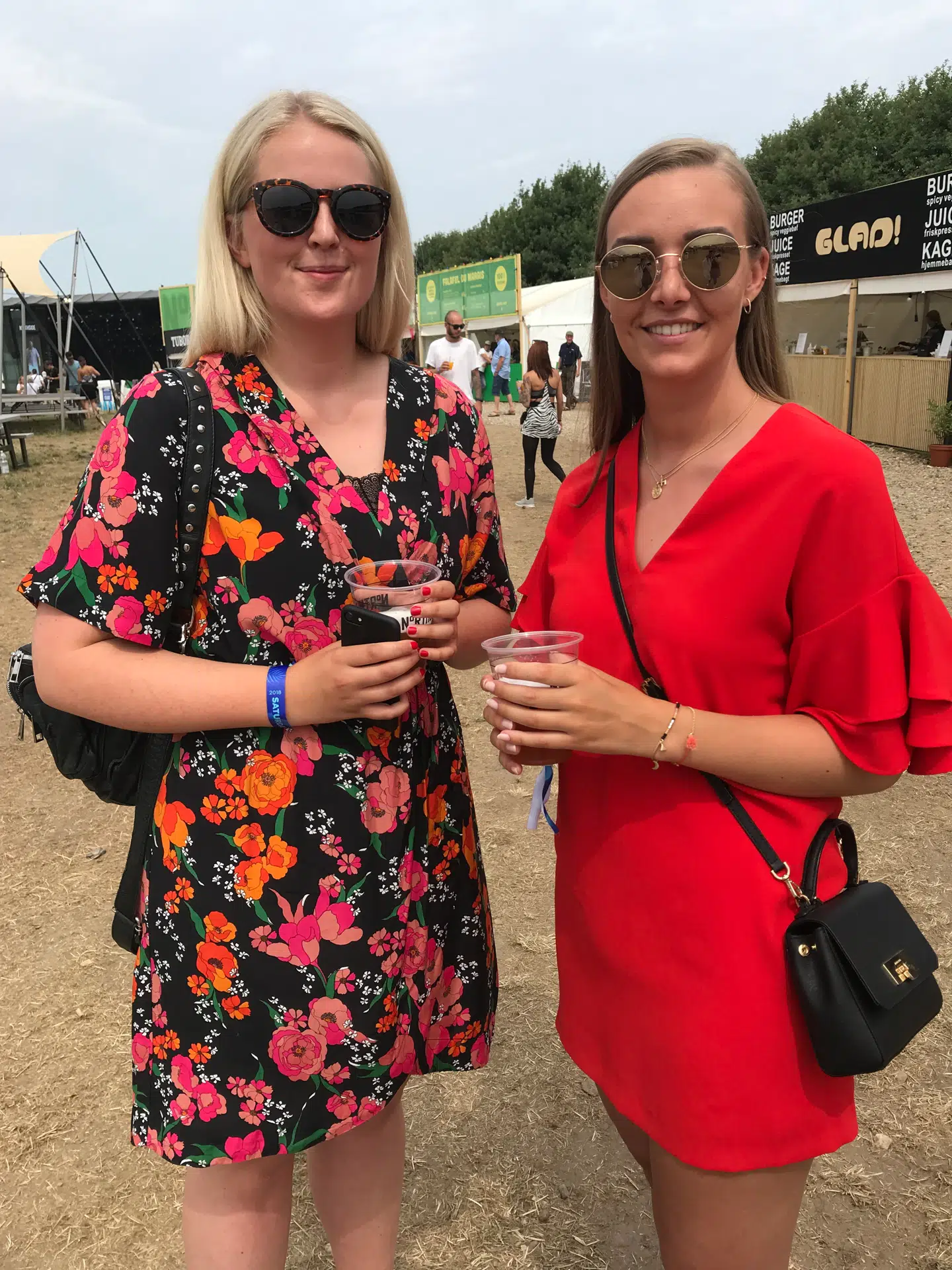 25-årige Mette Zimmermann og 23-årige Helle Nielsen fra Aarhus har begge tidligere haft ubehagelige oplevelser med pantsamlere.