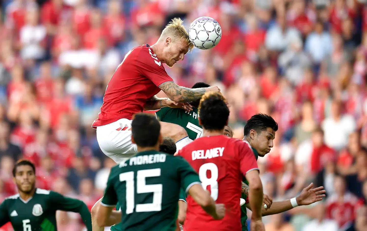 Simon Kjær fra Danmark i hovedstøds. Forsøg mod mål under venskabs landskampen i fodbold mellem Danmark og Mexico på Brøndby Stadion, lørdag den 9. juni 2018. (Foto: Lars Møller/Ritzau Scanpix 2018)
