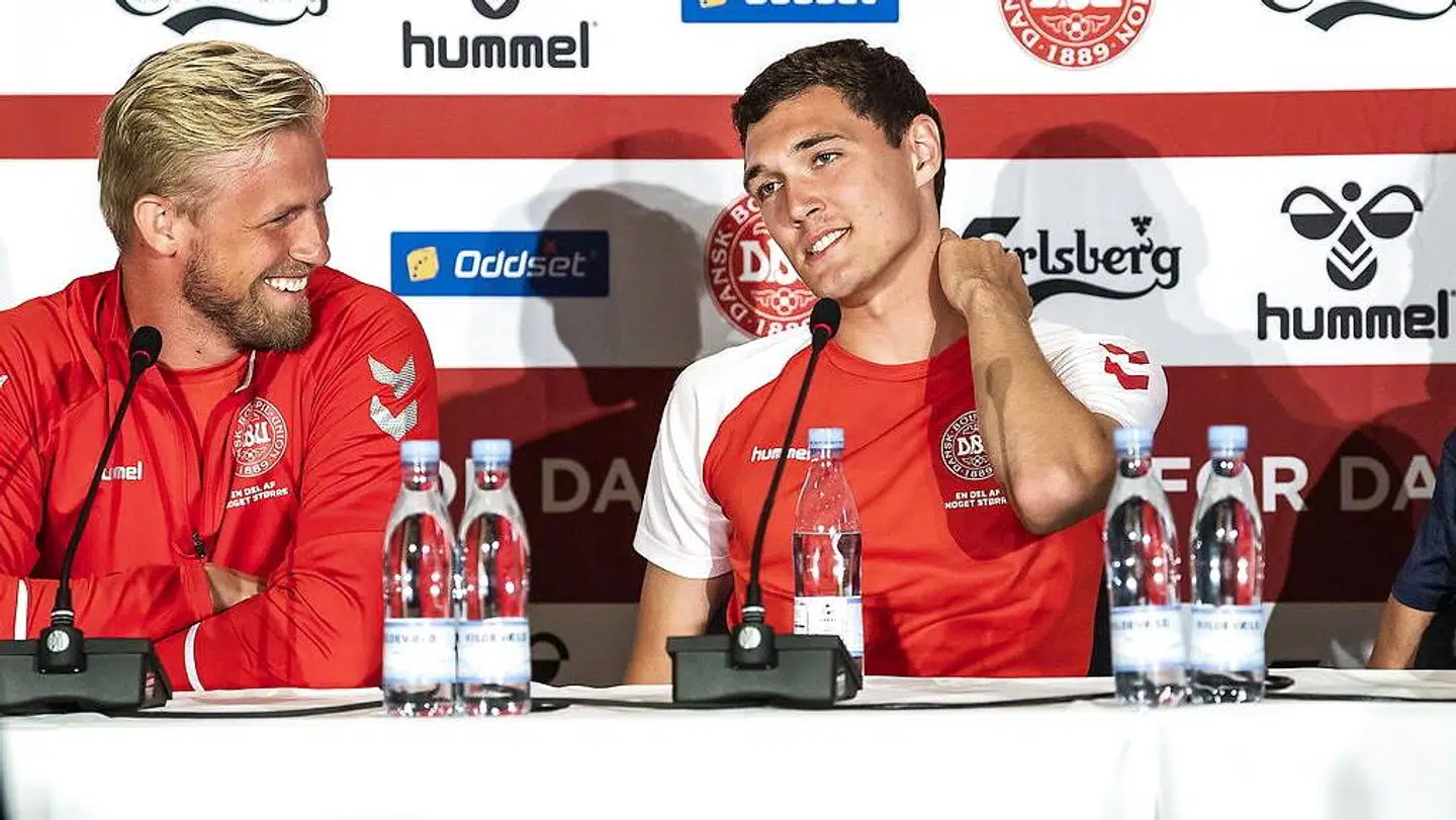 Kasper Schmeichel og Andreas Christensen på pressemøde fredag aften inden kampen mod Mexico.