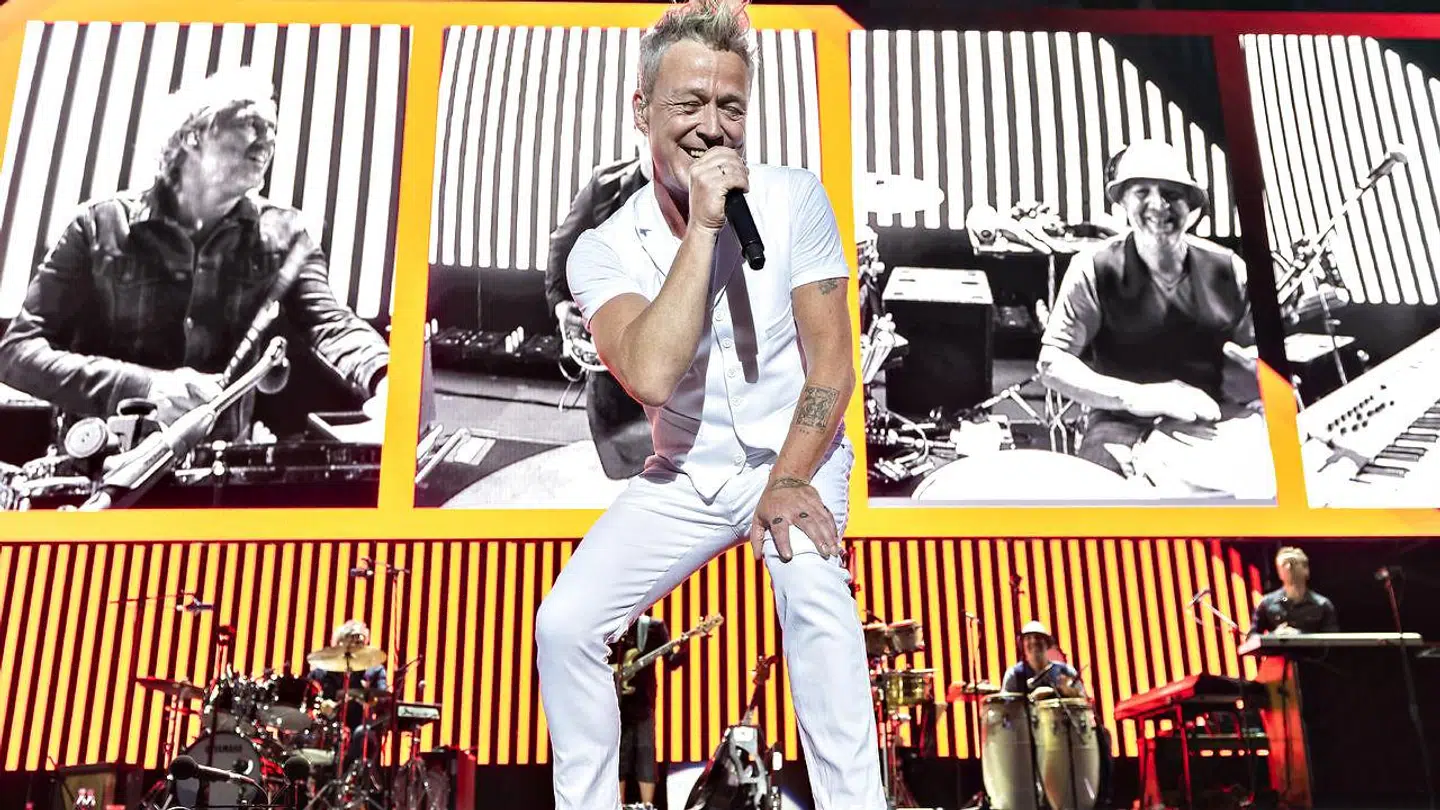 Thomas Helmig er manden bag VM-sangen 'Hele Danmark op at stå'.