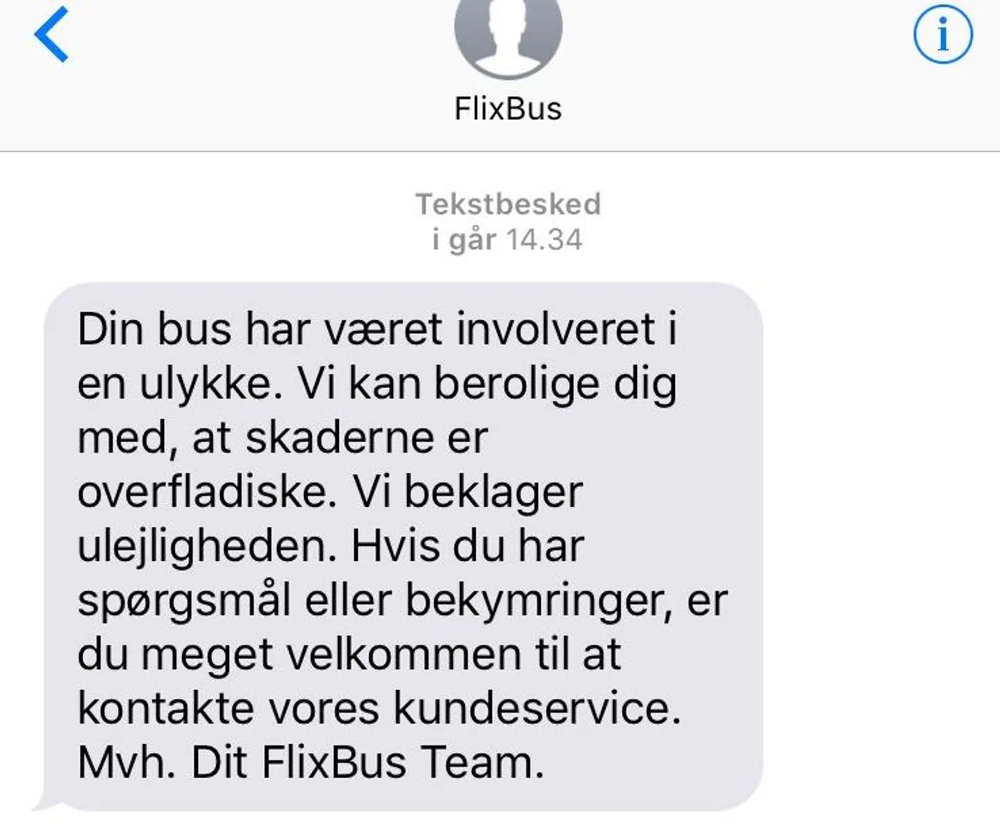 Kia Lilballe fik denne sms fra Flixbus, mens hun havde halskrave på og var på vej ind i en ambulance.