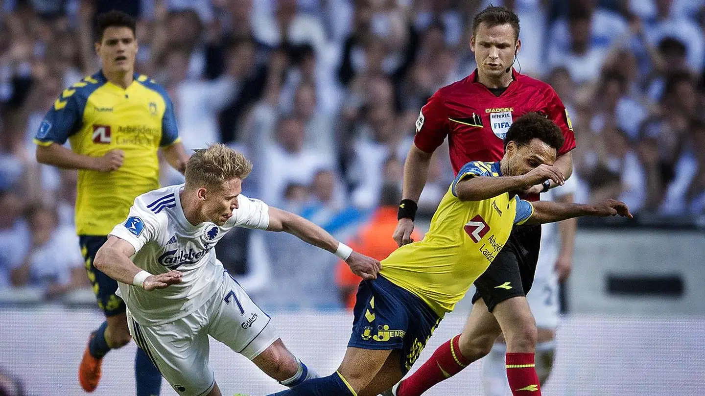 Superligaklubberne er på et møde torsdag blevet enige om at ændre visse dele af turneringsstrukturen fra den kommende sæson.