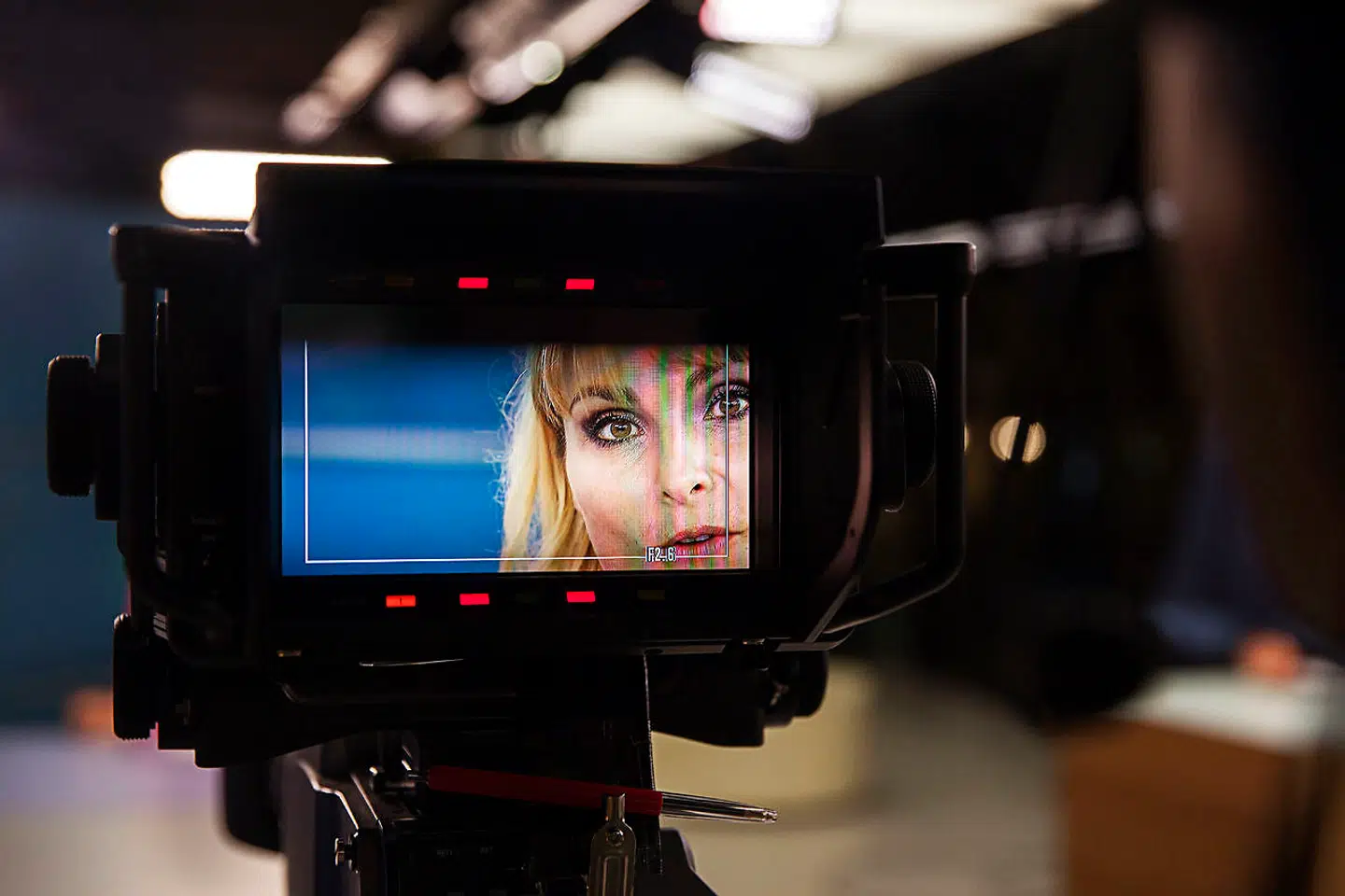 Michele Bellaiche før under og efter TV2 Aftenshowet i TV2's studier på Hovedbanegården.