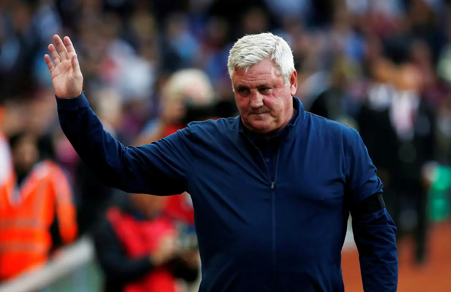 Steve Bruce roser John Terrys lederevner til skyerne.