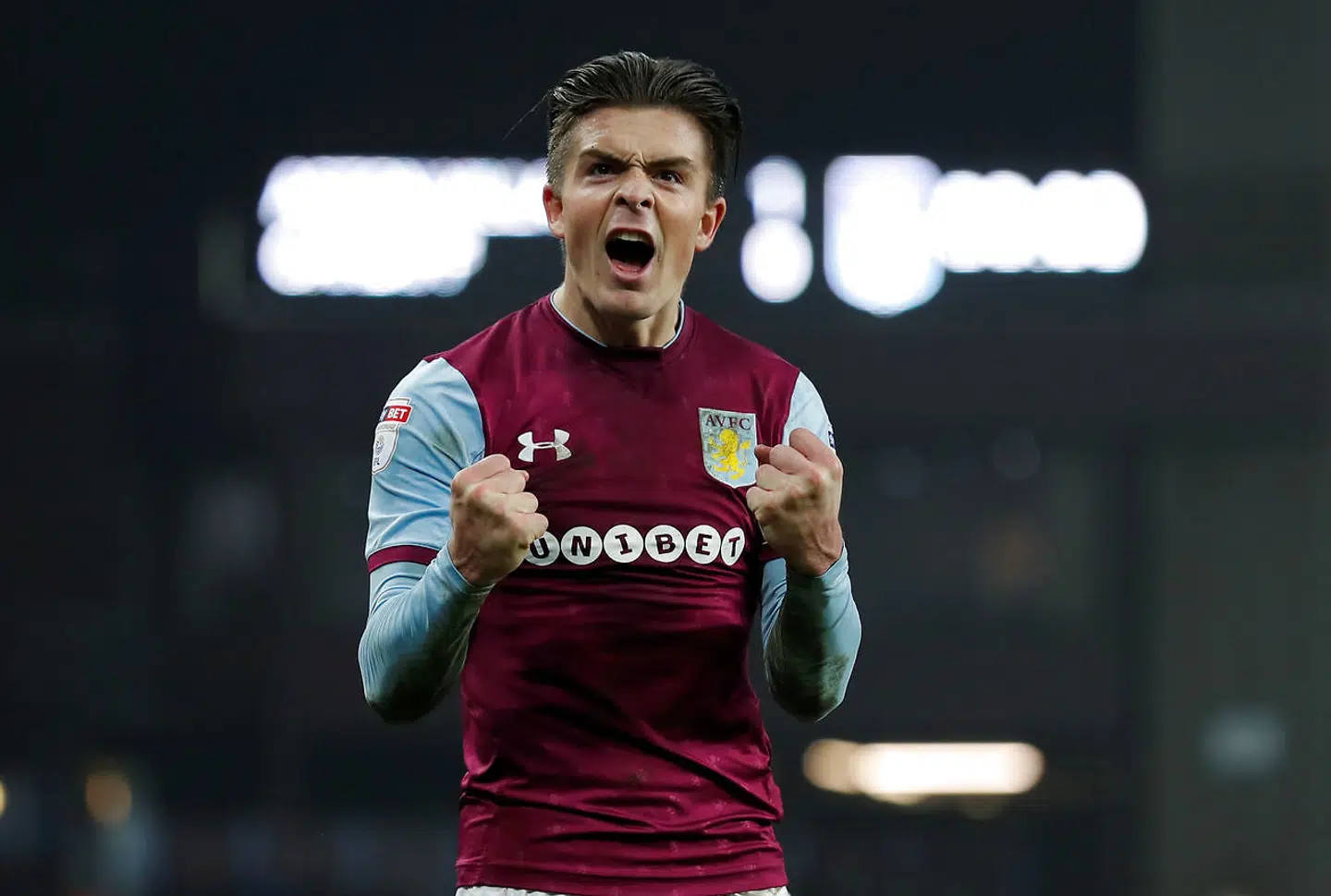 22-årige Jack Grealish er en af de Aston Villa-spillere, der ifølge manager Steve Bruce suger til sig fra anfører John Terry.