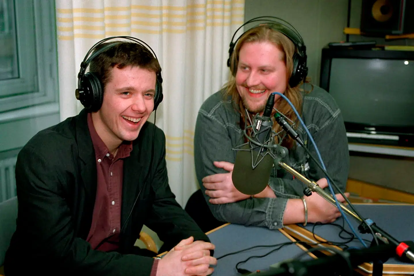 Den 19. december 1995 var kronprins Frederik gæst på P3 i Alex Nyborg Madsens radioprogram 'Maskinen'. Her havde han sin egen playliste med bestående af numre fra navne som N.W.A., C.V. Jørgensen, Soundgarden og Dizzy Mizz Lizzy.
