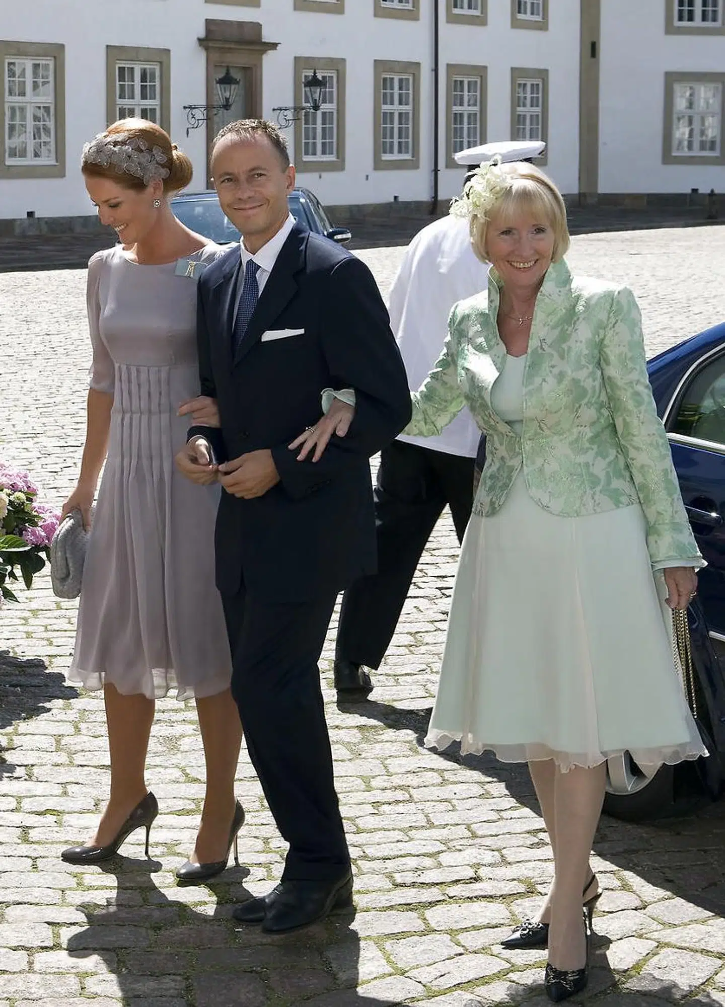 Peter Heering, der ses her sammen med sin kone, Caroline Elisabeth Heering (tv) er en af kronprinsens næreste venner. Han er fadder til prinsesse Isabella, og så var han også med, da kronprinsen og prins Joachim i august 1988 kørte galt i en peugeot 205 i Cahors – en ulykke, der var tæt på at koste dem alle livet.