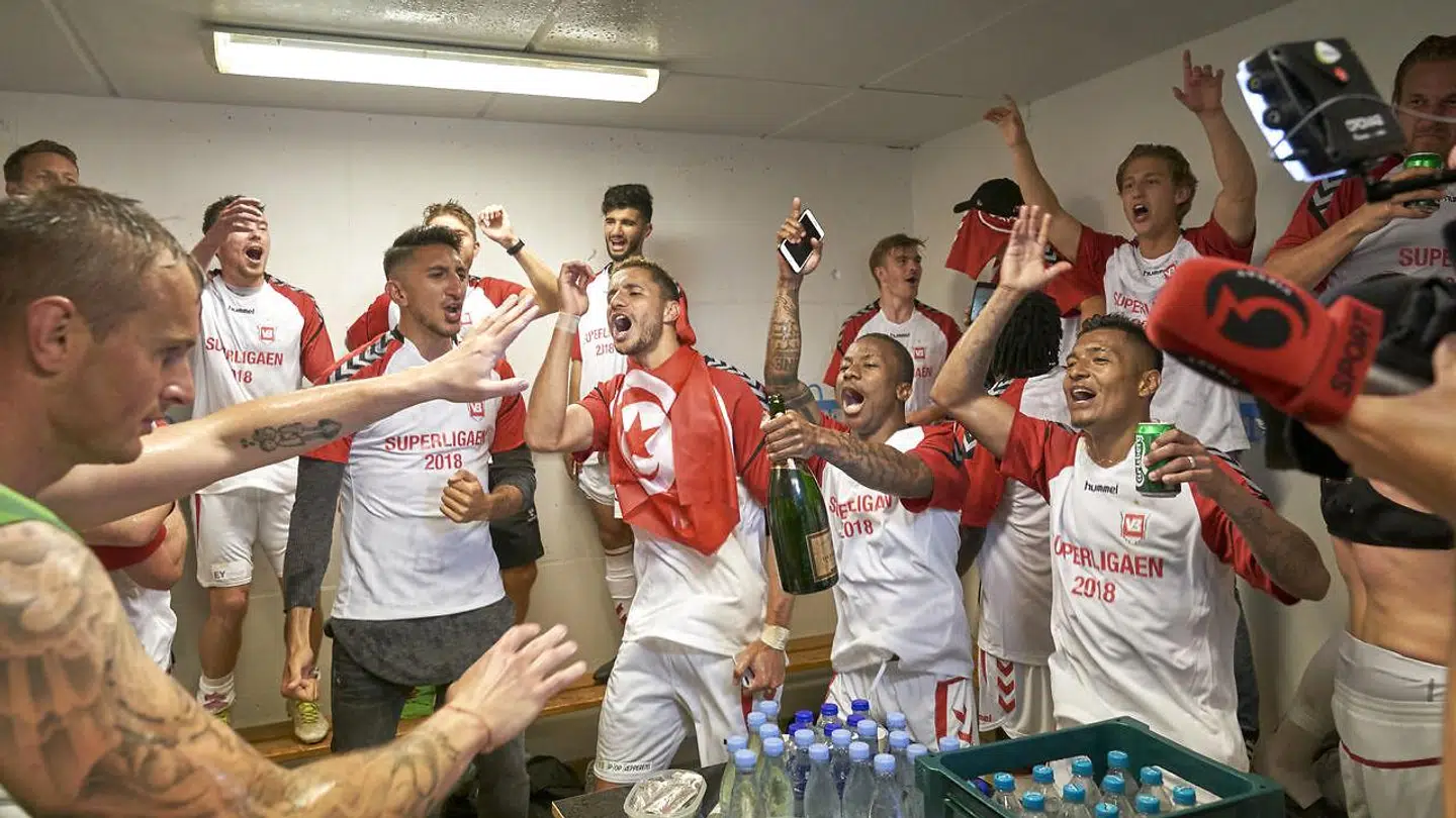 Så glade var Vejle-spillerne over oprykningen.