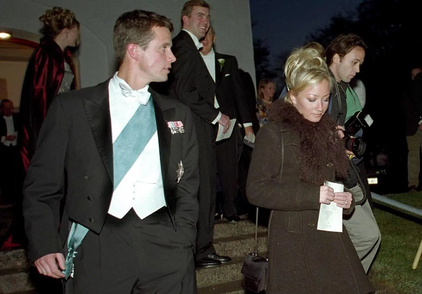 Kronprins Frederik og Maria Montell til bryllup med Christian Levin og Camilla Eugen-Olsen i 1997.